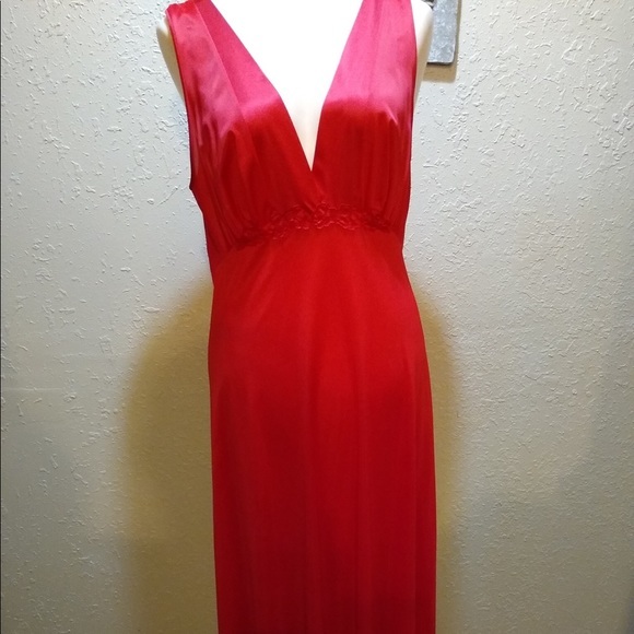 Vintage Vanity Fair V-Neck Maxi NightGown - Picture 2 of 5
